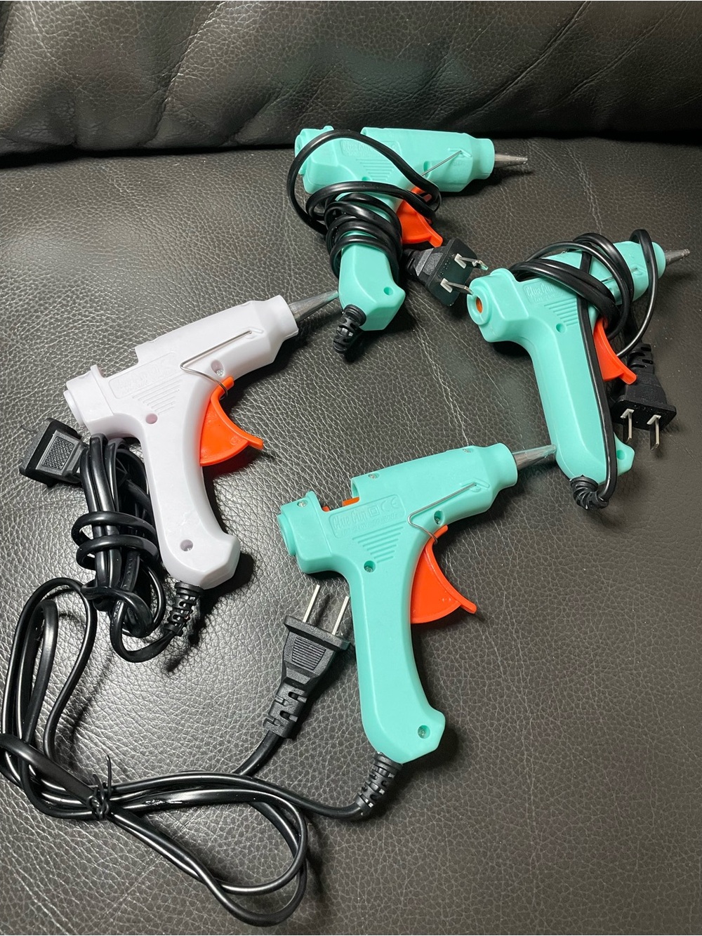 Lot of 4 Corded Mini Hot Melt Glue Guns 20W 110-240V 50/60Hz Teal/White